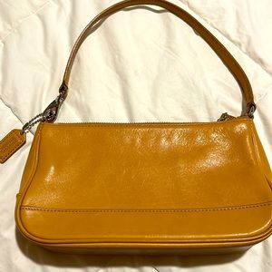 Vintage Coach leather shoulder purse